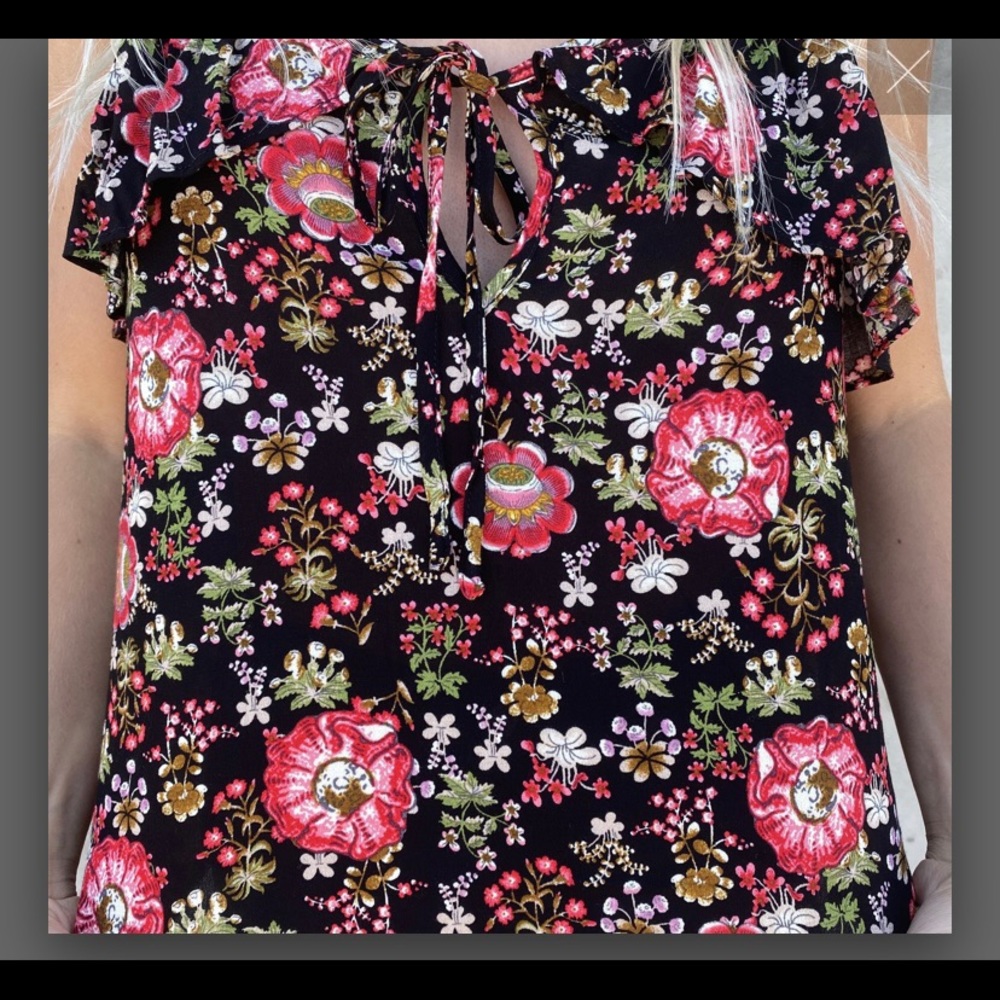 Floral Top - Picture 2 of 3